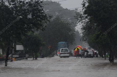 TINJAUAN BANJIR KILAT