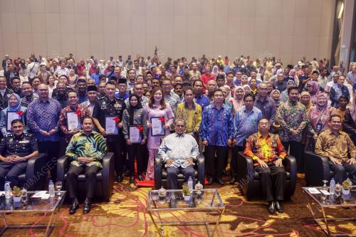 DATUK AARON AGO DAGANG