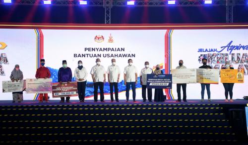 DATUK SERI ISMAIL SABRI YAAKOB
