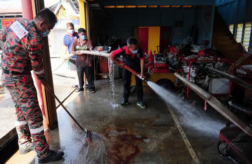 PEMANTAUAN BOMBA BERIKUTAN FENOMENA AIR LAUT PASANG BESAR