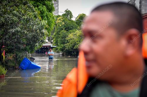 TINJAUAN BANJIR BUKIT KEMUNING SHAH ALAM