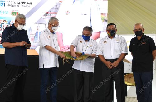 DATUK SERI ISMAIL SABRI YAAKOB