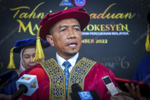 DATUK DR MOHD NIZOM SAIRI