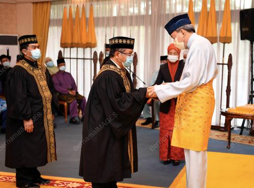 SULTAN SHARAFUDDIN IDRIS SHAH