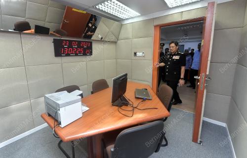 TAN SRI AZAM BAKI