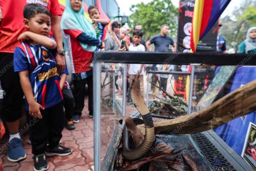 PAMERAN ASET PERTAHANAN DAN AGENSI BERUNIFORM NEGARA