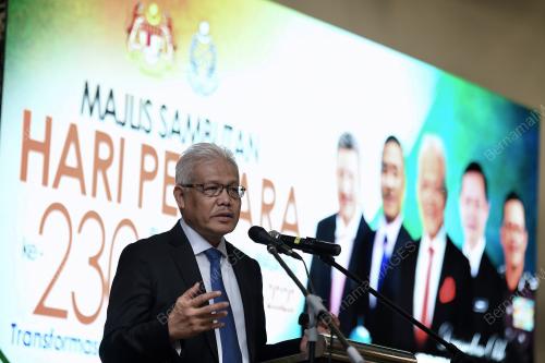DATUK SERI HAMZAH ZAINUDIN
