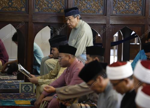 SULTAN SHARAFUDDIN IDRIS SHAH