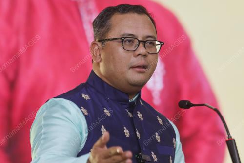 DATUK SERI AMIRUDIN SHARI