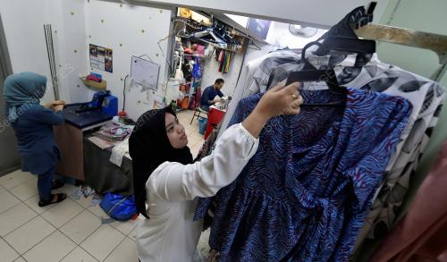 KEDAI JAHIT SIBUT MENYIAPKAN TEMPAHA BAJU RAYA