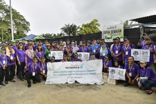 PENANAMAN HUTAN PAYA GAMBUT