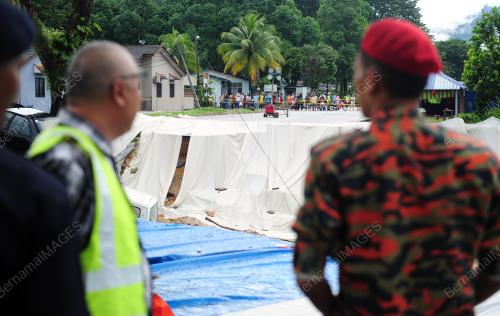SG06_27112016_TANAH_RUNTUH