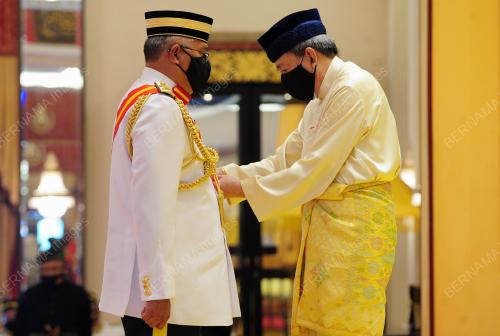 SULTAN SHARAFUDDIN IDRIS SHAH