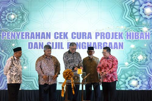DATUK SERI DR SHAMSUL ANUAR NASARAH
