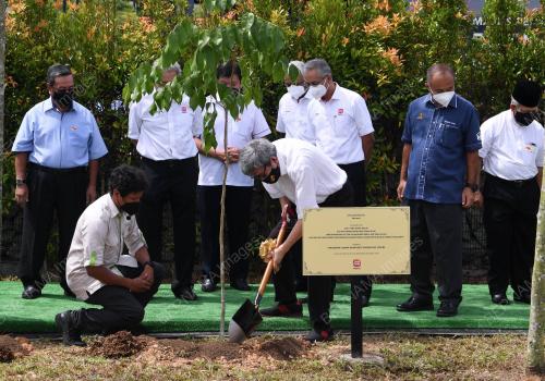 SULTAN SHARAFUDDIN IDRIS SHAH