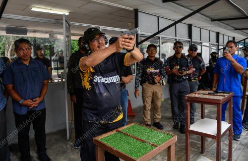 TAN SRI AZAM BAKI