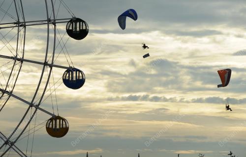 SG06_30122011_PARA_GLIDER