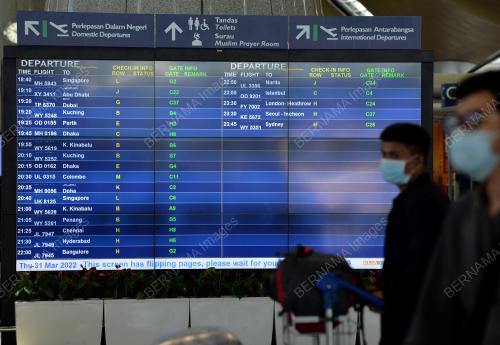 TINJAUAN LAPANGAN TERBANG ANTARABANGSA KUALA LUMPUR (KLIA)