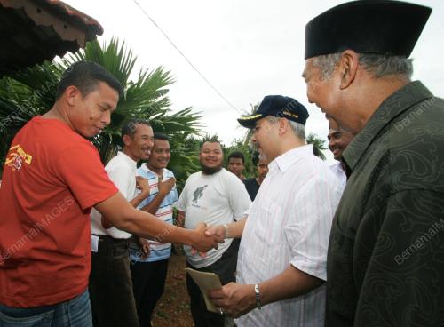 MOHAMAD KHIR TOYO