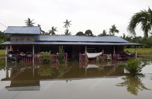 TINJAUAN BANJIR DI KAMPUNG SUNGAI NANGKA BANTING