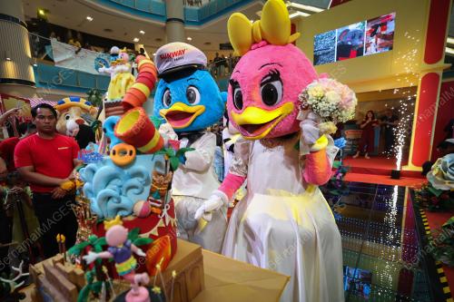 CAPTAIN QUACK AND LADY QUACK WEDDING