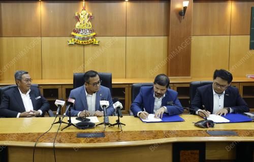 DATUK SERI AMIRUDIN SHARI