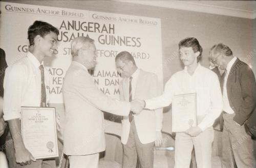 ANUGERAH DAYAUSAHA GUINESS