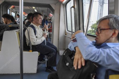 OKU KEMBALI BERDIKARI HASIL SOKONGAN PEMBANTU PERIBADI