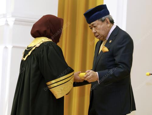 SULTAN SHARAFUDDIN IDRIS SHAH