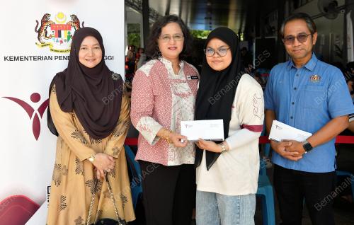 DATUK PROF DR AZLINDA AZMAN