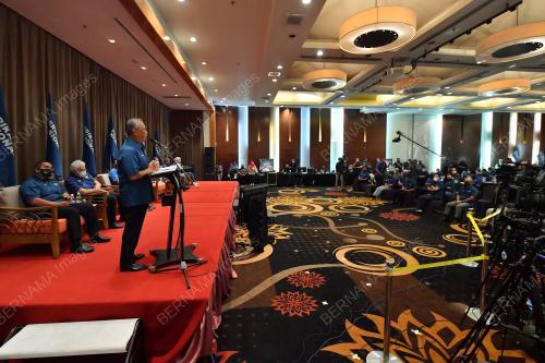 TAN SRI MUHYIDDIN YASSIN