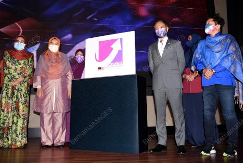 DATUK AZHAR AZIZAN HARUN