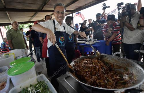 FAHMI FADZIL