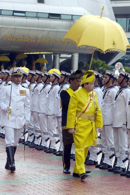 SULTAN SHARAFUDDIN IDRIS SHAH