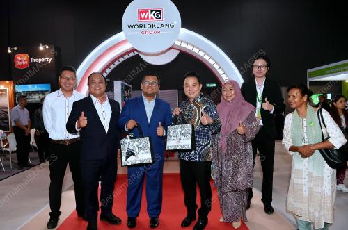 DATUK SERI AMIRUDIN SHARI
