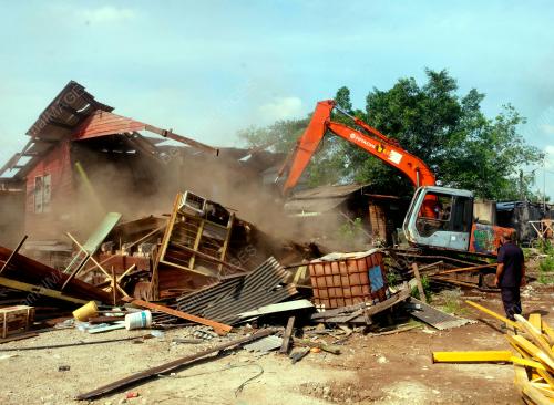 OPERASI PENCEROBOHAN TANAH KERAJAAN
