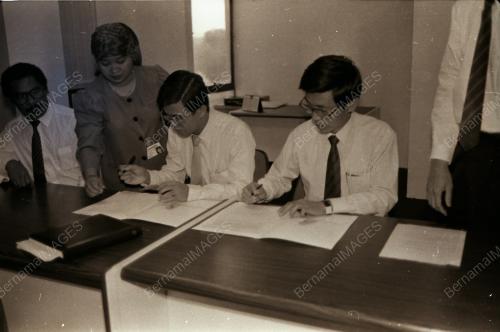 SIDANG AKHBAR ACER DAN PJE