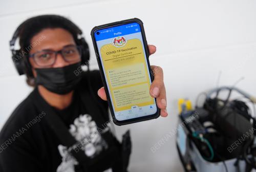 AKTIVITI INDUSTRI KREATIF BEROPERASI DALAM FASA 2 PPN