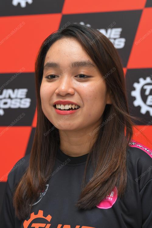 PELANCARAN PINK RACING TEAM
