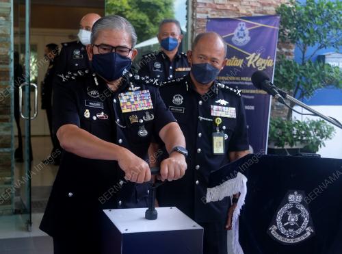 DATUK SERI MAZLAN LAZIM