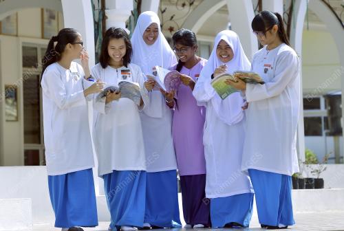 SG07_16012015_SERAGAM_SEKOLAH
