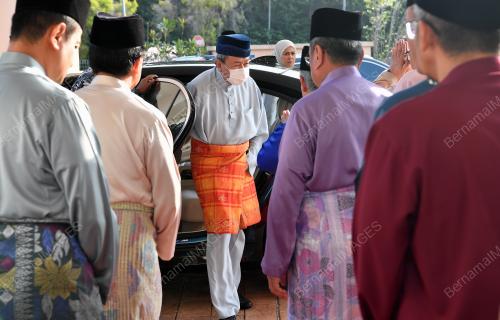SULTAN SHARAFUDDIN IDRIS SHAH