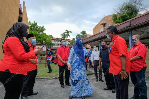 DATUK DR NORAINI AHMAD