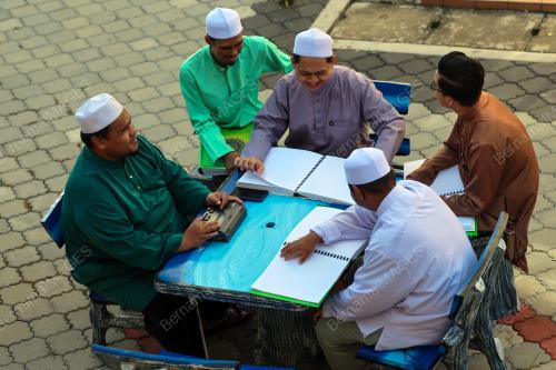 PELAJAR OKU DARUL QURAN NUZUL QURAN