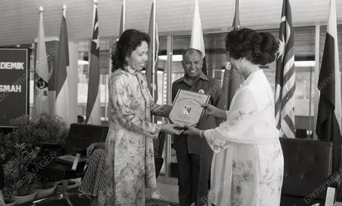 EXPO WANITA AKADEMIK