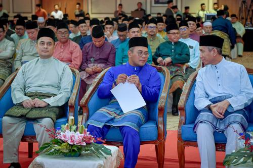 DATUK SERI AMIRUDIN SHARI
