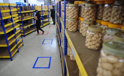 TINJAUAN JUALAN KUIH RAYA MENJELANG AIDILFITRI