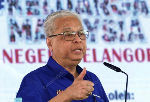 DATUK SERI ISMAIL SABRI YAAKOB