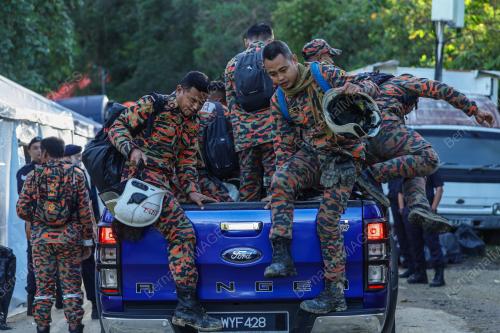 TANAH RUNTUH