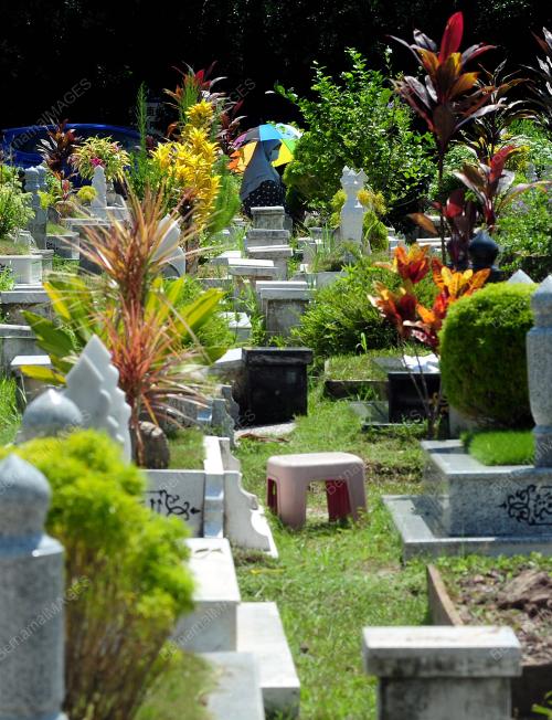 LARANGAN AKTIVITI ZIARAH TANAH PERKUBURAN ISLAM DI SELANGOR